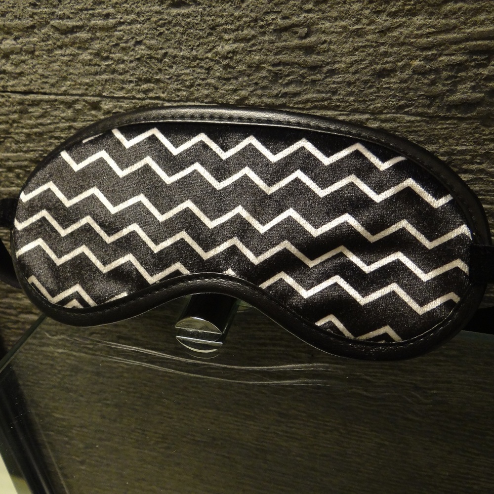 Missoni for Target Zig Zag Eye Mask new nwot